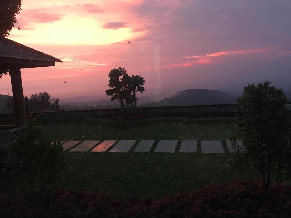 De Villa Cetho Karanganyar  Exterior foto